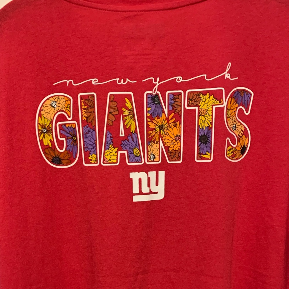 NWT - NY Giants - Pink with Logo T-Shirt - Size: XL
